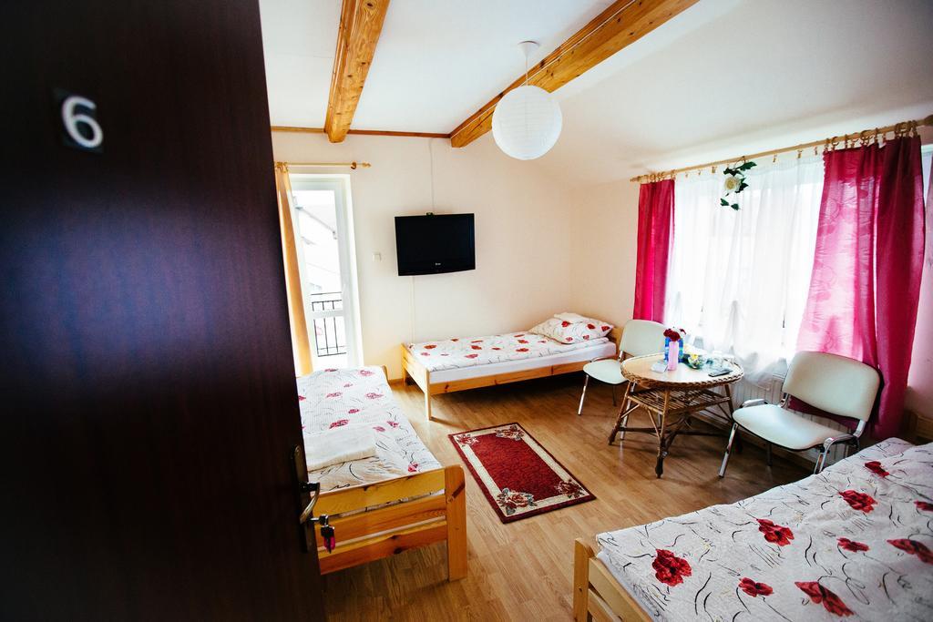 Tanie Noclegi 2 Kielce Exteriör bild