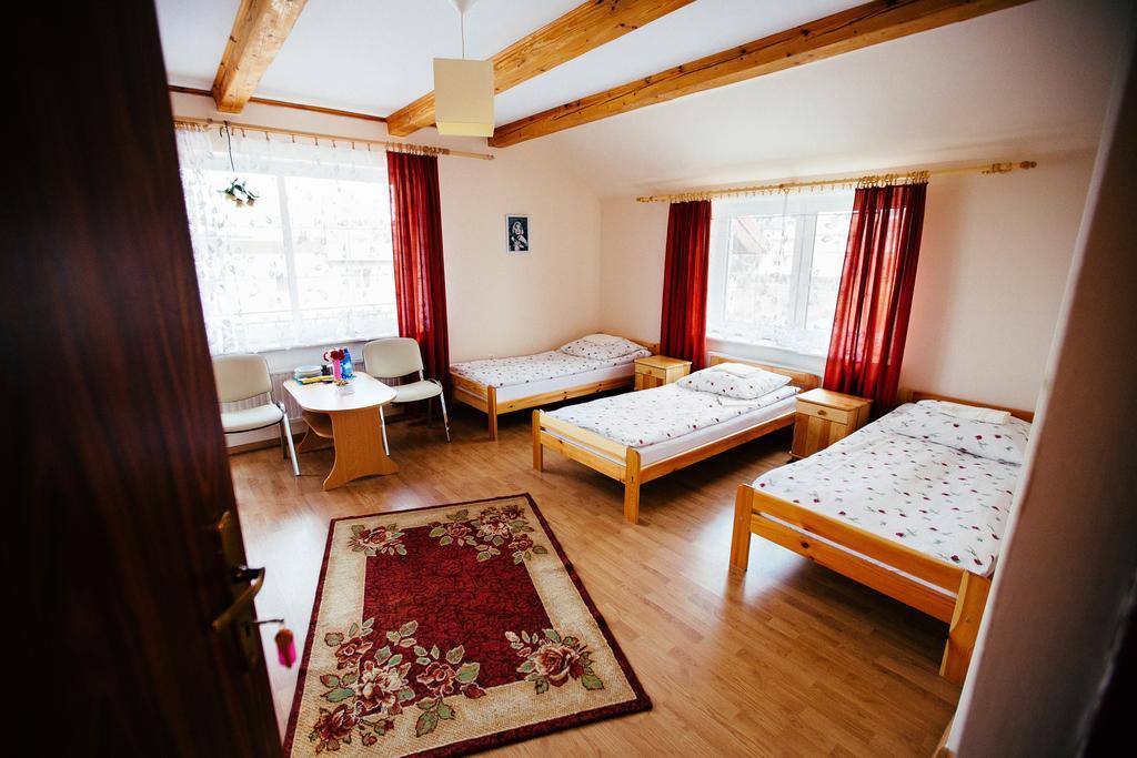 Tanie Noclegi 2 Kielce Rum bild